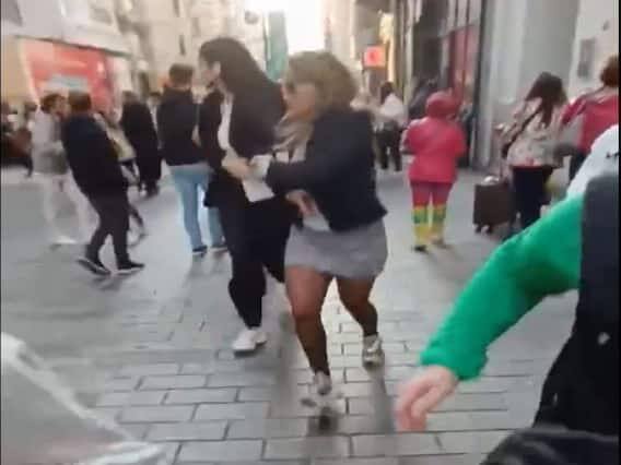 પ્રત્યક્ષદર્શીઓના જણાવ્યા અનુસાર વિસ્ફોટનો અવાજ ખૂબ જ ઉંચો હતો. બ્લાસ્ટ બાદ કાળા ધુમાડાના ગોટેગોટા પણ ઉછળતા જોવા મળ્યા હતા.