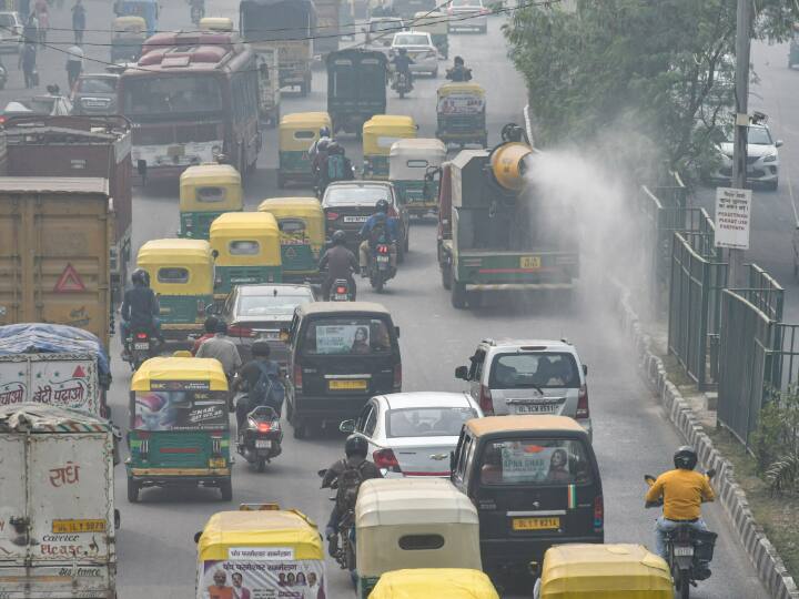 Delhi Pollution: दिल्ली में BS-3 पेट्रोल और BS-4 डीजल गाड़ियों पर प्रतिबंध जारी रहेगा या हटेंगी? यहां जानें Delhi Air Pollution GRAP 3 restrictions removed in Delhi now BS-3 petrol and BS-4 diesel vehicles will run Delhi Pollution: दिल्ली में BS-3 पेट्रोल और BS-4 डीजल गाड़ियों पर प्रतिबंध जारी रहेगा या हटेंगी? यहां जानें