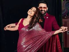 Drishyam 2 એક્ટ્રેસ Shriya Saran સાથે રોમેન્ટિક અંદાજમાં Kapil Sharmaએ કરાવ્યું 'ફોટોશૂટ'