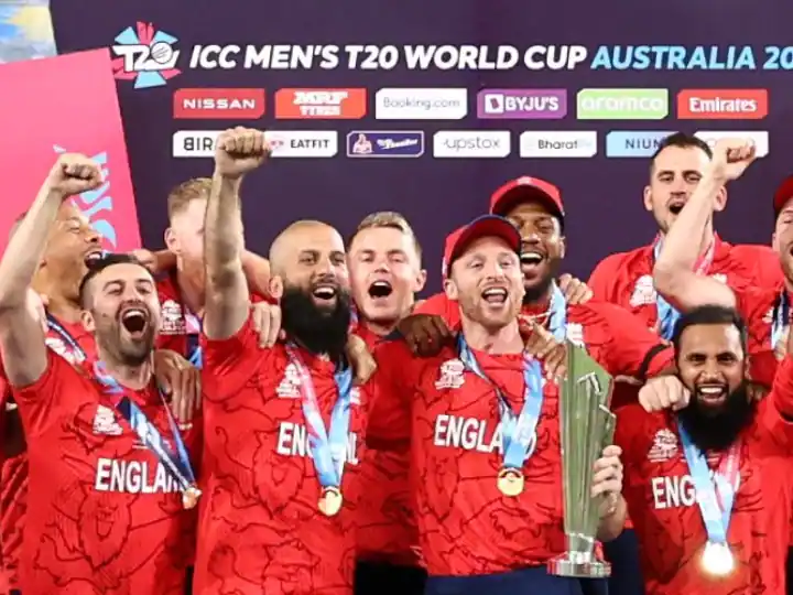 T20 WC 2022 England Team Celebration in Dressing Room after T20 World Cup Win Video viral T20 WC 2022: टी20 चैंपियन बनने के बाद ड्रेसिंग रूम में इंग्लिश टीम ने जमकर मनाया जश्न, ICC ने शेयर किया वीडियो