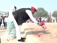 Mainpuri By-election 2022: नामांकन से पहले नेताजी को डिंपल यादव ने किया नमन, तस्वीरों में अखिलेश यादव भी दिखे साथ