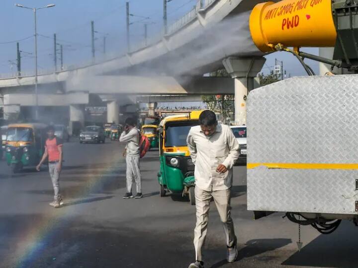 Delhi NCR air quality still remains in very poor category Delhi-NCR Pollution and Weather Update Delhi-NCR Weather Updates: दिल्ली में हवा की हालत अब भी टाइट, कुछ इलाकों में हुआ सुधार, जानें- कैसा रहेगा आज का मौसम