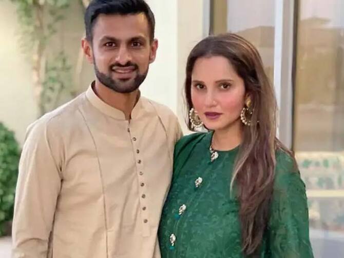 From Sania Mirza Shoaib Malik Divorce To Malaika Arora Engagement These  Celebs Confused Fans With Publicity Stunts | Sania Mirza-Shoaib Malik ही  नहीं...इन सेलेब्स ने भी पब्लिसिटी के लिए अपनाए ऐसे हथकंडे