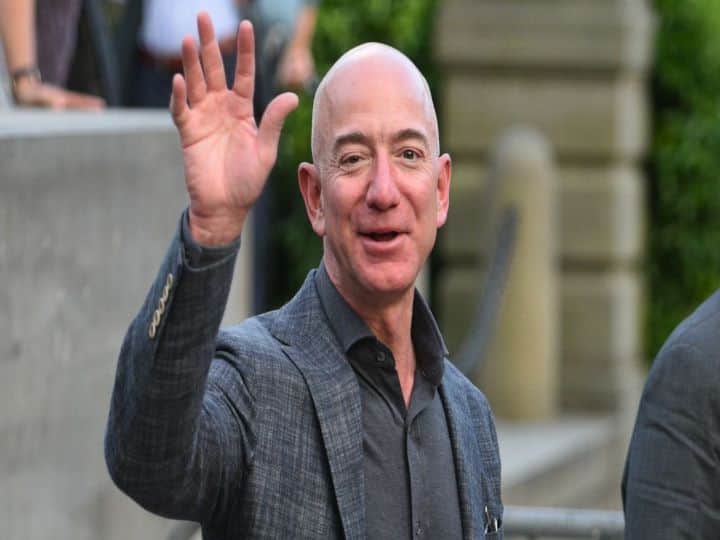 Amazon boss Jeff Bezos announces he is giving away most of his massive Jeff Bezos Amazon: अमेजन के फाउंडर जेफ बेजोस ज्यादातर संपत्ति करेंगे दान, जानें क्या है उनका प्लान 