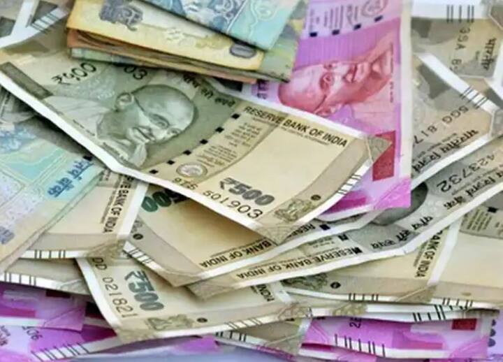 वहीं देश के दिग्गज बैंकों में शामिल बैंक ऑफ इंडिया, इंडियन बैंक, यूनियन बैंक और एसबीआई में आपको फिक्स्ड डिपॉजिट पर 6 फीसदी से ज्यादा ब्याज मिल सकता है, हालांकि ये एक साल से 2 साल के बीच की एफडी पर लागू होता है.
