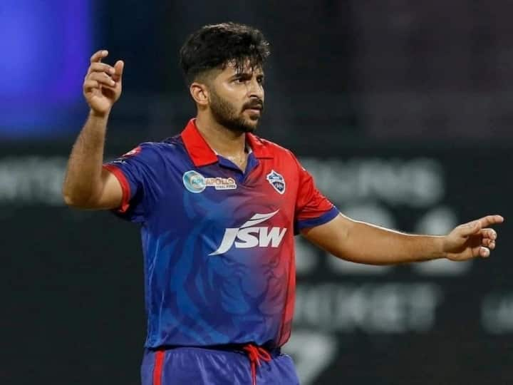 Kolkata Knight Riders trade Shardul Thakur from Delhi Capitals for IPL 2023 IPL Auction 2023: कोलकाता नाइट राइडर्स के लिए खेलेंगे शार्दुल ठाकुर, शाहरूख खान की टीम ने दिल्ली कैपिटल्स से किया ट्रेड