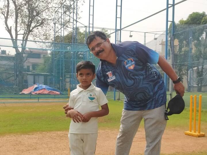 Rohit Sharma's coach will give cricket lessons to a seven-year-old child from Chikhalthan Karmala: करमाळा येथील सात वर्षाच्या चिमुकल्याला रोहित शर्माचे प्रशिक्षक देणार क्रिकेटचे धडे, त्याचा खर्चही उचलणार
