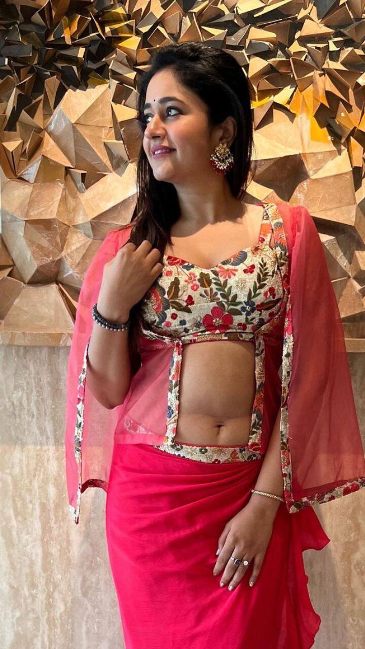 தெலுங்கு திரைப்படத்தில் நடித்ததன் மூலம் திரைத்துறையில் அறிமுகமானார்