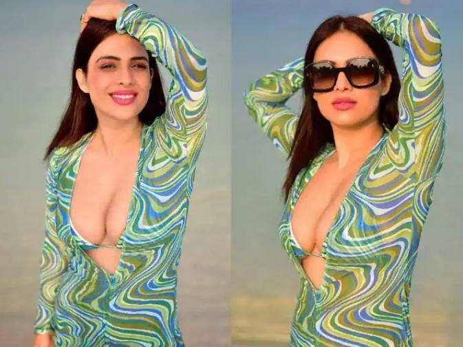 Neha Malik Pics: ਭੋਜਪੁਰੀ ਦੀ ਬੋਲਡ ਅਦਾਕਾਰਾ ਨੇਹਾ ਮਲਿਕ ਸੋਸ਼ਲ ਮੀਡੀਆ 'ਤੇ ਕਾਫੀ ਐਕਟਿਵ ਰਹਿੰਦੀ ਹੈ। ਹਾਲ ਹੀ 'ਚ ਨੇਹਾ ਨੇ ਆਪਣੇ ਲੇਟੈਸਟ ਫੋਟੋਸ਼ੂਟ ਦੀਆਂ ਕੁਝ ਤਸਵੀਰਾਂ ਸ਼ੇਅਰ ਕੀਤੀਆਂ ਹਨ। ਜੋ ਤੇਜ਼ੀ ਨਾਲ ਵਾਇਰਲ ਹੋ ਰਹੇ ਹਨ।