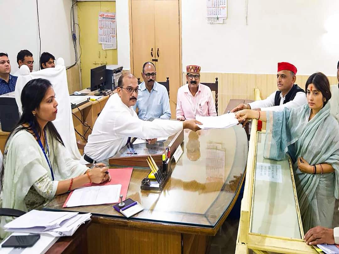 Mainpuri Bypoll: SP Candidate Dimple Yadav Files Nomination, Declares Assets Worth Rs 14 Crore SP candidate Dimple Yadav files nomination Mainpuri bypoll Mulayam Singh Yadav Akhilesh Yadav Samajwadi Party Mainpuri Bypoll: SP Candidate Dimple Yadav Files Nomination, Declares Assets Worth Rs 14 Crore