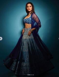 Nushrratt Bharuccha: ਨੁਸਰਤ ਭਰੂਚਾ ਨੇ ਨੀਲੇ ਲਹਿੰਗੇ ਵਿੱਚ ਦਿਖਾਇਆ ਆਪਣੇ ਹੁਸਨ ਦਾ ਜਲਵਾ, ਡੀਪ ਨੇਕ ਬਲਾਊਜ਼ ਵਿੱਚ ਲਗੀ ਹੌਟ