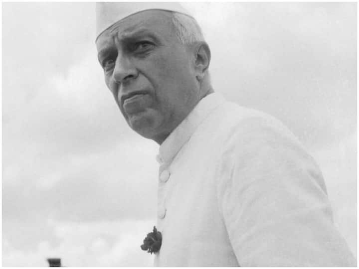 Do you know why Nehru wore a red rose on his coat? Childrens Day: నెహ్రూ తన కోటుకు ఎర్ర గులాబీ ఎందుకు పెట్టుకుంటారో తెలుసా?