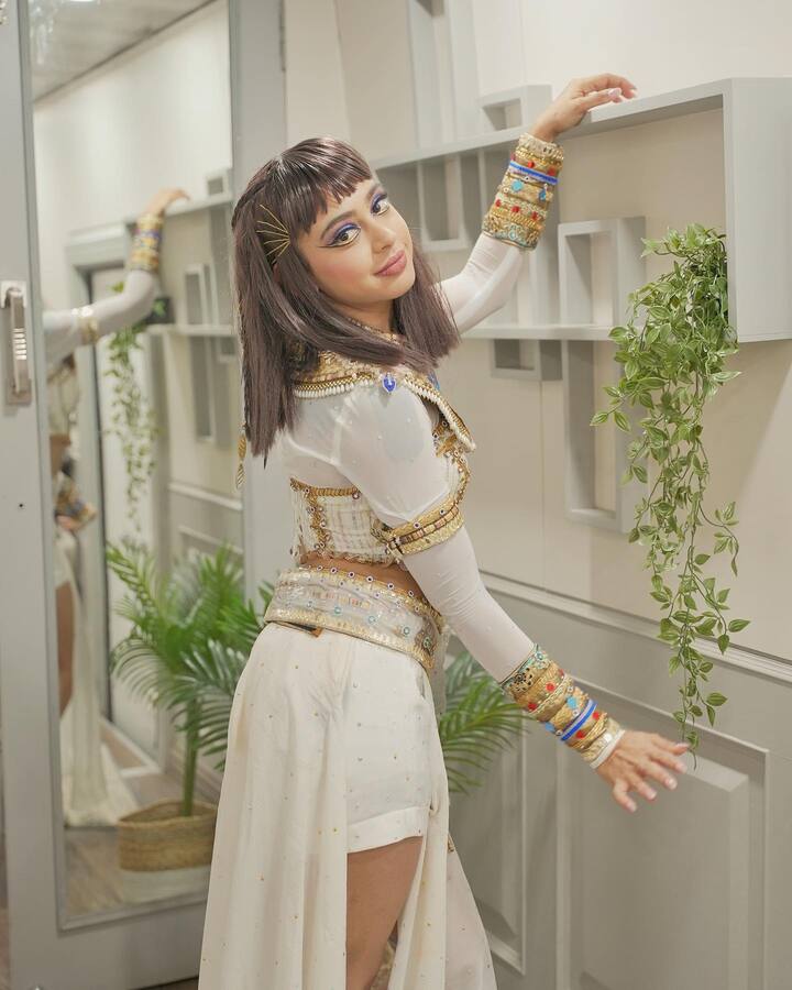 ‘कैसी ये यारियां’ सीरियल से अपनी पहचान बनाने वाली नीति टेलर ने एक्टिंग में तो जलवा बिखेरा ही, अब वह डांस में भी अपनी काबिलियत दिखा रही हैं.