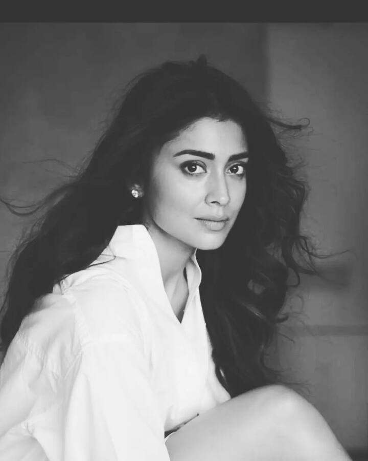 'ఇష్టం' సినిమాతో వరుస అవకాశాలు.Photo Credit@Shriya Saran/Instagram