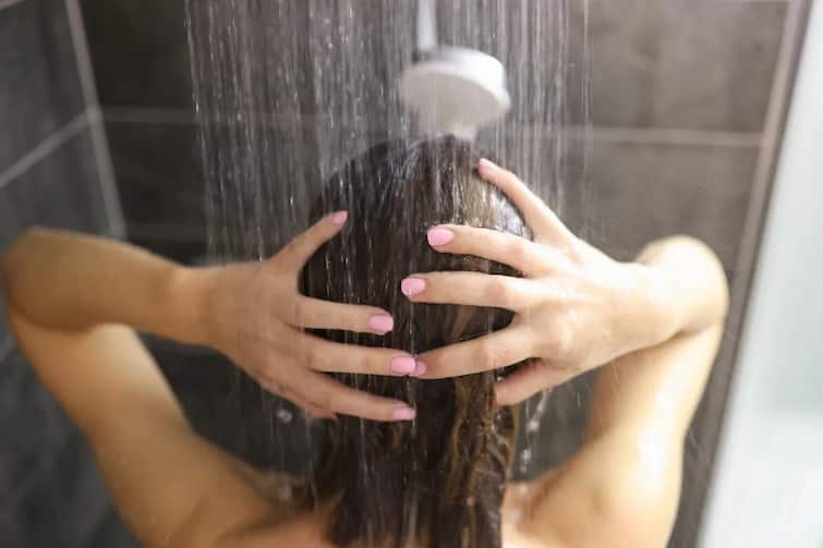 Daily Shower: If you don't shower daily in winter, it also has many benefits, know here Daily Shower : ਸਰਦੀਆਂ 'ਚ ਜੇਕਰ ਤੁਸੀਂ ਰੋਜ਼ਾਨਾ ਨਹੀਂ ਨਹਾਉਂਦੇ ਹੋ ਤਾਂ ਇਸ ਦੇ ਵੀ ਹੁੰਦੇ ਕਈ ਫਾਇਦੇ, ਜਾਣੋ ਇੱਥੇ