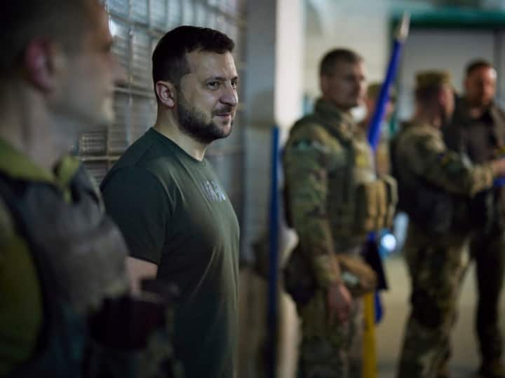Ukraine President volodymyr zelenskyy says Russian withdrawal from Kherson is beginning of the end of the war ‘युद्ध के अंत की शुरुआत है’, खेरसॉन से रूसी सेना की वापसी के बाद यूक्रेन के राष्ट्रपति जेलेंस्की ने किया शहर का दौरा