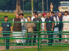 Congress Leaders Sonia Gandhi, Kharge Pay Tributes To Pdt Nehru On His Birth Anniversary — IN PICS