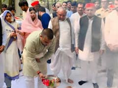 मैनपुरी उपचुनाव से पहले अखिलेश के साथ दिखा पूरा यादव कुनबा, तस्वीर में परिवार के साथ दिखे शिवपाल के बेटे आदित्य यादव