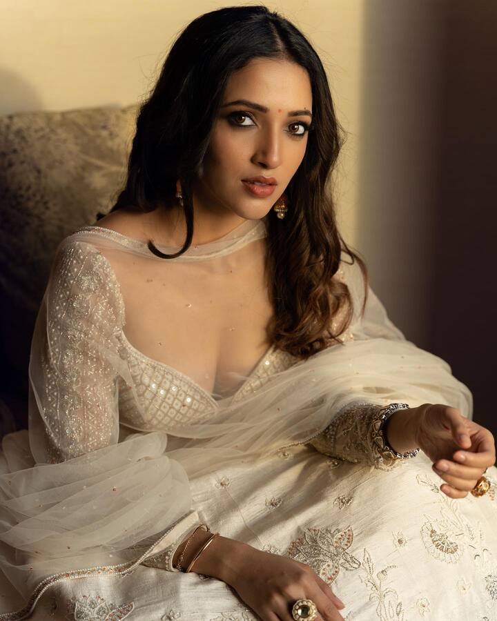 నేహా శెట్టి డీజే టిల్లూ సినిమాతో మంచి పేరు కొట్టింది.   -Image Credit: Neha Shetty/Instagram