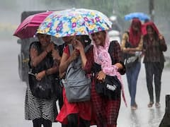 Rain Alert: அடுத்த மூன்று மணிநேரத்திற்கு 12 மாவட்டங்களில் வெளுக்கப்போகும் மழை.. எந்தெந்த மாவட்டங்களில் தெரியுமா?