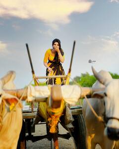 Jabardasth Varsha: పల్లెటూరిలో జబర్దస్త్ వర్ష సరదాలు