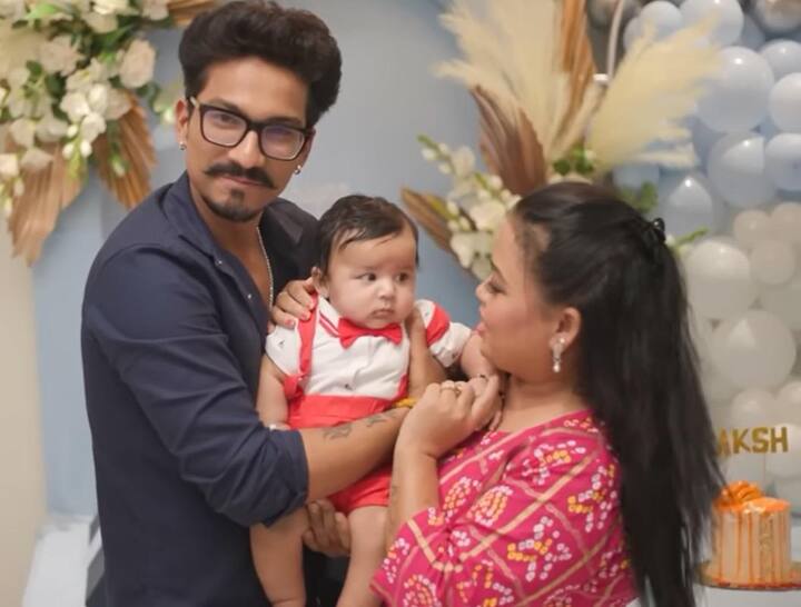भारती सिंह - कॉमेडियन भारती सिंह और हर्ष लिंबाचिया के घर भी 3 अप्रैल को बेटे का आगमन हुआ है. इस कपल ने अपने बेटे का नाम लक्ष्य गोला सिंह रखा है. साथ ही प्यार से बच्चे को वो गोला पुकारती हैं.