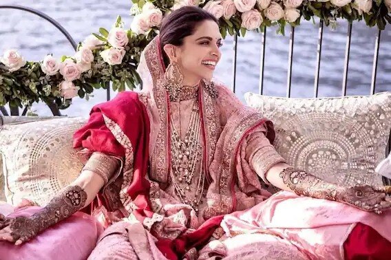 Deepika Padukone: ਰਣਵੀਰ ਸਿੰਘ-ਦੀਪਿਕਾ ਪਾਦੂਕੋਣ ਮਨਾ ਰਹੇ ਵਿਆਹ ਦੀ ਚੌਥੀ ਵਰ੍ਹੇਗੰਢ, ਦੇਖੋ ਜੋੜੇ ਦੇ ਵਿਆਹ ਦੀਆਂ ਖੂਬਸੂਰਤ ਤਸਵੀਰਾਂ