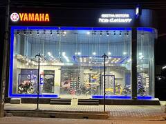 In Pics : एकाच छताखाली स्कूटीपासून ते स्पोर्ट्स बाईक्स, यामाहाच्या अत्याधुनिक शोरुम्सची संख्या 100 वर!