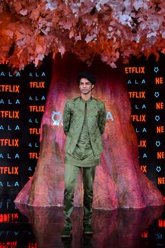 'काला' के ट्रेलर लॉन्च इवेंट में ठाट-बाट में पहुंचे इरफान ख़ान के बेटे बाबिल ख़ान, फोटोज़ देख आ जाएगी दिवंगत अभिनेता की याद