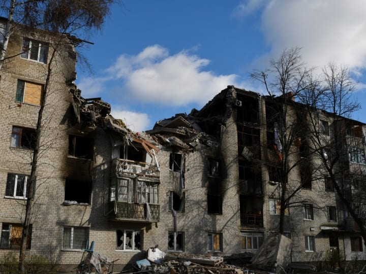 2 Explosions Heard In Ukraine Kyiv Air Raid Warnings Follow says Report Russia Ukraine War: रूस ने यूक्रेन में दागी 100 मिसाइलें, कीव में ब्लैकआउट घोषित, स्थिति 'गंभीर'