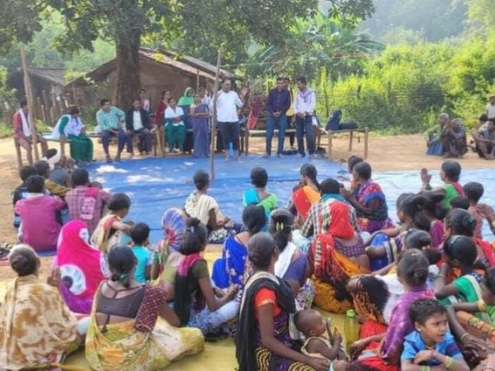 Narayanpur Bijapur Chhattisgarh Lack of health facilities in Abujmarh villagers reached medical camp ANN Chhattisgarh: दो रात जंगल में गुजार लोगों ने किया मेडिकल कैंप का इंतजार, जरूरी दवाइयों के भी मोहताज अबूझमाड़ के ग्रामीण