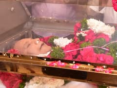 సూపర్ స్టార్ కృష్ణ అంత్యక్రియల విషయంలో కుటుంబ సభ్యులు కీలక మార్పులు