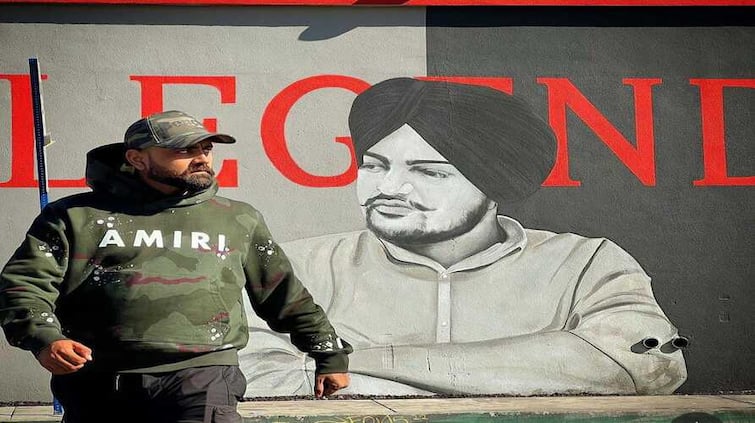 punjabi singer amrit maan visits sidhu moose wala memorial in los angeles california shares picture on social media Amrit Maan: ਲਾਸ ਏਂਜਲਸ ‘ਚ ਸਿੱਧੂ ਮੂਸੇਵਾਲਾ ਮੈਮੋਰੀਅਲ ਪਹੁੰਚੇ ਅੰਮ੍ਰਿਤ ਮਾਨ, ਤਸਵੀਰ ਕੀਤੀ ਸ਼ੇਅਰ