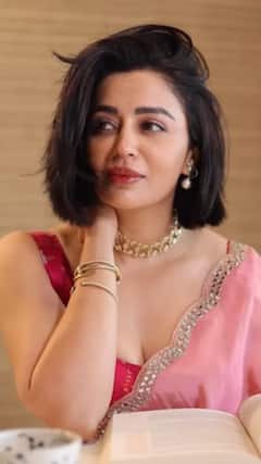 Nehha Pendse: नेहा पेंडसेच्या ग्लॅमरस अदा; फोटोवर खिळल्या नेटकऱ्यांच्या नजरा