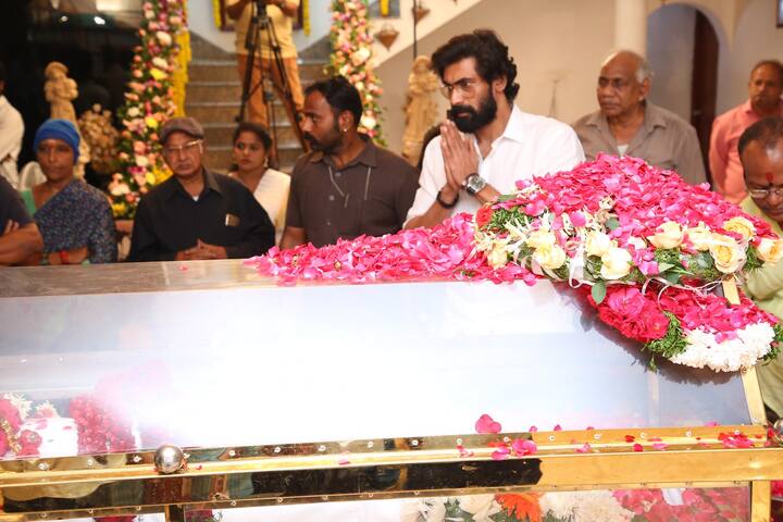 కృష్ణ పార్దివదేహానికి నివాళి అర్పించిన రానా.