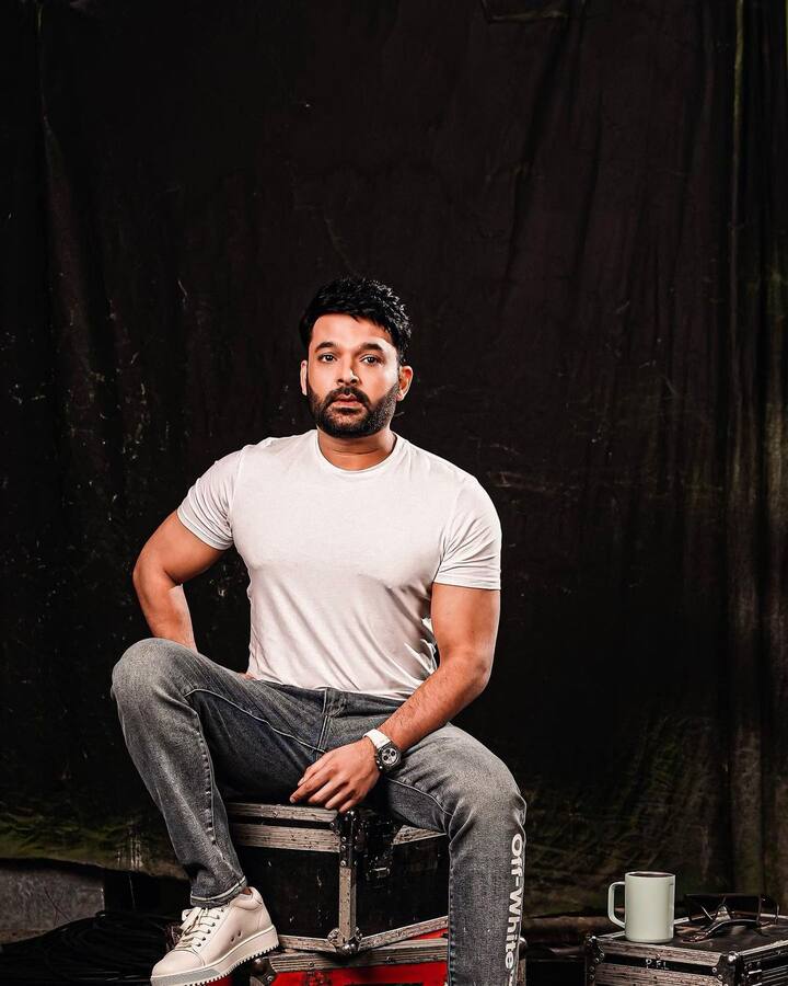 फिलहाल, कपिल शर्मा अब अपने फिटनेस को लेकर काफी जागरुक हो गए हैं. वह आए दिन फिटनेस गोल्स देते दिखाई दे रहे हैं.