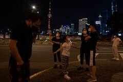 चीन में कोरोना लॉकडाउन को लेकर फूटा लोगों का गुस्सा, ल्हासा से शिनजियांग तक सड़कों पर उतरे लोग