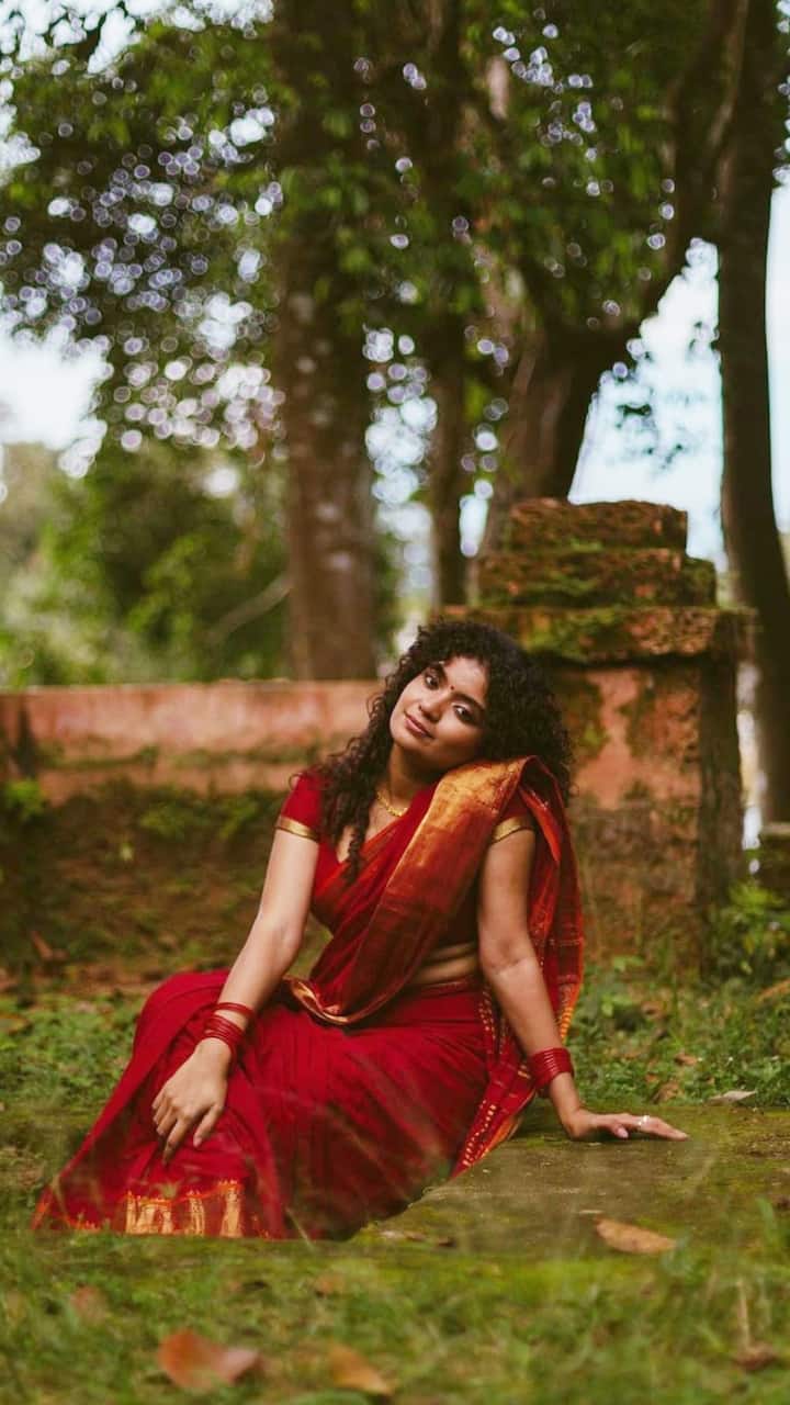 எனக்கே மலையாளம் கொஞ்சம் அறியும் உனக்கு என்ன வேணும் பரையும்