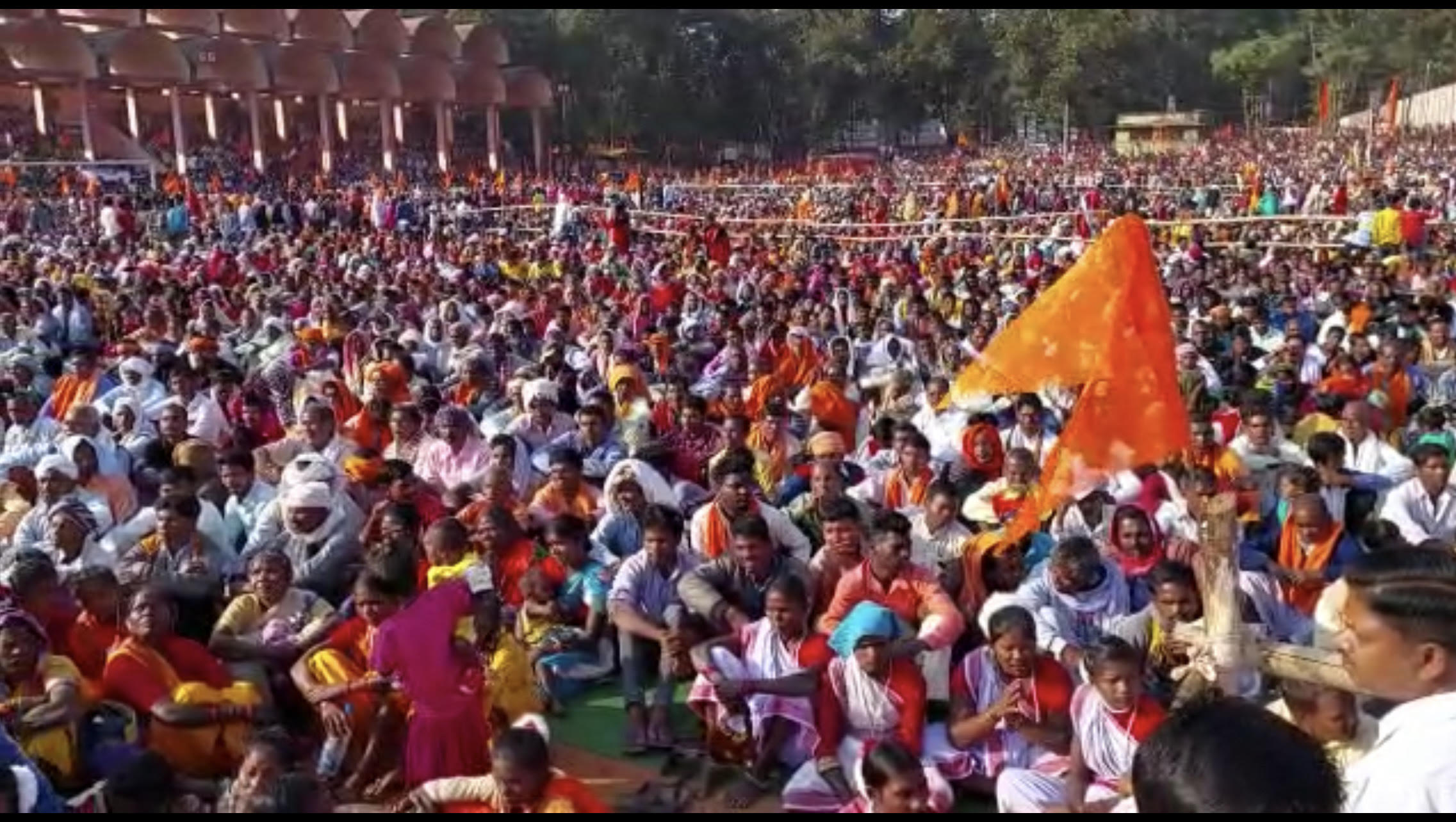 Jaspur News: RSS प्रमुख मोहन भागवत ने किया दिलीप सिंह जूदेव की प्रतिमा का अनावरण, कार्यक्रम में पहुंचे हजारों लोग