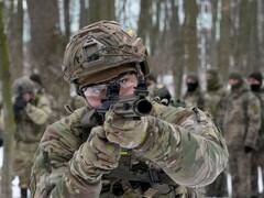 यूक्रेन के स्‍नाइपर ने 1.7 मील की दूरी से निशाना साधकर किया रूसी सैनिक ढेर, बनाया दूसरा सबसे बड़ा रिकॉर्ड!