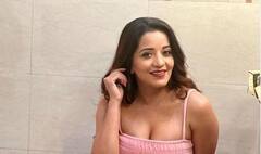 Monalisa: ਮੋਨਾਲੀਸਾ ਨੇ ਮਿੰਨੀ ਸਕਰਟ ਦੇ ਨਾਲ ਪਾਇਆ ਡੀਪ ਨੇਕ ਟਾਪ, ਵੇਖੋ ਤਸਵੀਰਾਂ