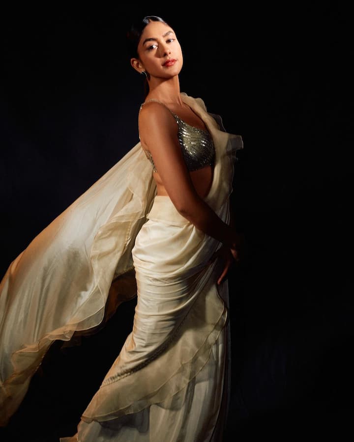 வெண்ணிலவே வெண்ணிலவே ...  விண்ணை தாண்டி வருவாயா?..