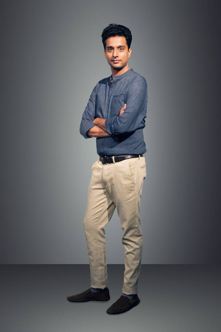 এই সিরিজ তৈরি হবে এক স্মৃতিকে কেন্দ্র করে। ভালবাসার মানুষের হারিয়ে যাওয়া এবং তার স্মৃতি আঁকড়ে ধরে বাঁচতে চাওয়ার অদ্ভুত সুন্দর এক প্রেমের গল্প বলবে এই সিরিজ।