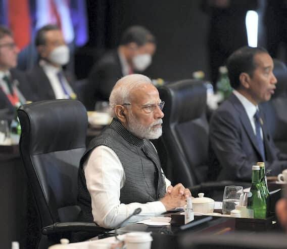 બાલીમાં ડિનરના અંતે બંને નેતાઓએ હાથ મિલાવ્યા હતા. વીડિયો અનુસાર, તેણે ટૂંકી વાતચીત પણ કરી હતી. આ પછી કેમેરાનો એંગલ બદલાઈ ગયો અને પ્રસારણ સમાપ્ત થઈ ગયું.