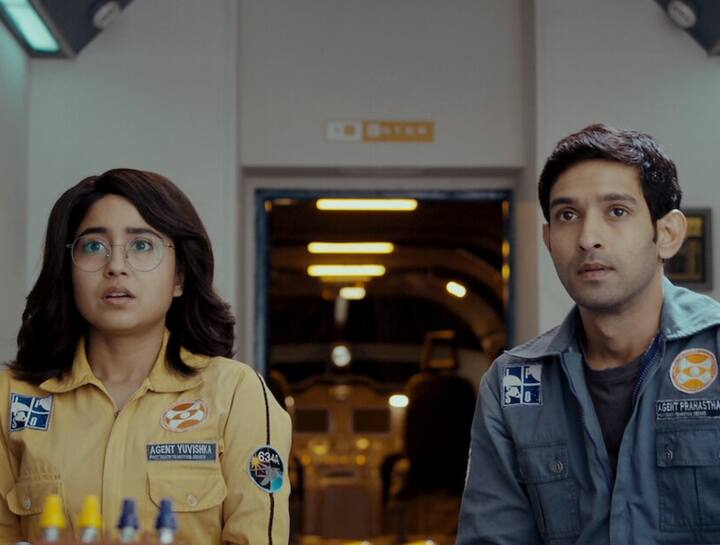 विक्रांत मैसी और श्वेता त्रिपाठी स्टारर 'कार्गो' (Cargo) में साल 2027 का समय दिखाया गया था, जब इंसान चांद मंगल से आगे बृहस्पति तक पहुंच जाएगा. इस फिल्म में मरे हुए इंसान को लाने मनुष्य जैसे राक्षस आते हैं. फिल्म का डायरेक्शन अनुराग कश्यप ने किया था.