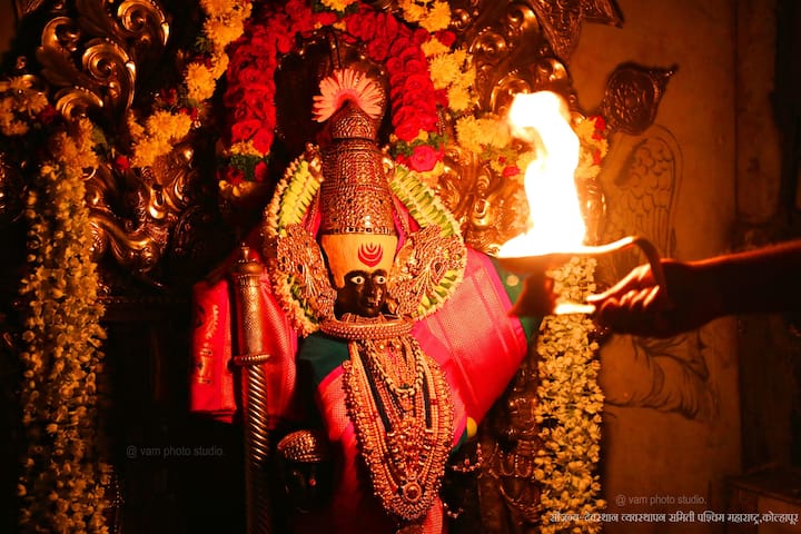 मंदिरातील सर्व 12 दानपेट्या भरल्यानंतर त्याची मोजणी करण्यात आली.