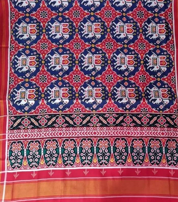 PM નરેન્દ્ર મોદીએ ઈટાલીના PM જ્યોર્જિયા મેલોનીને 'પાટણ પટોળા દુપટ્ટા' (સ્કાર્ફ) ભેટ કર્યા.