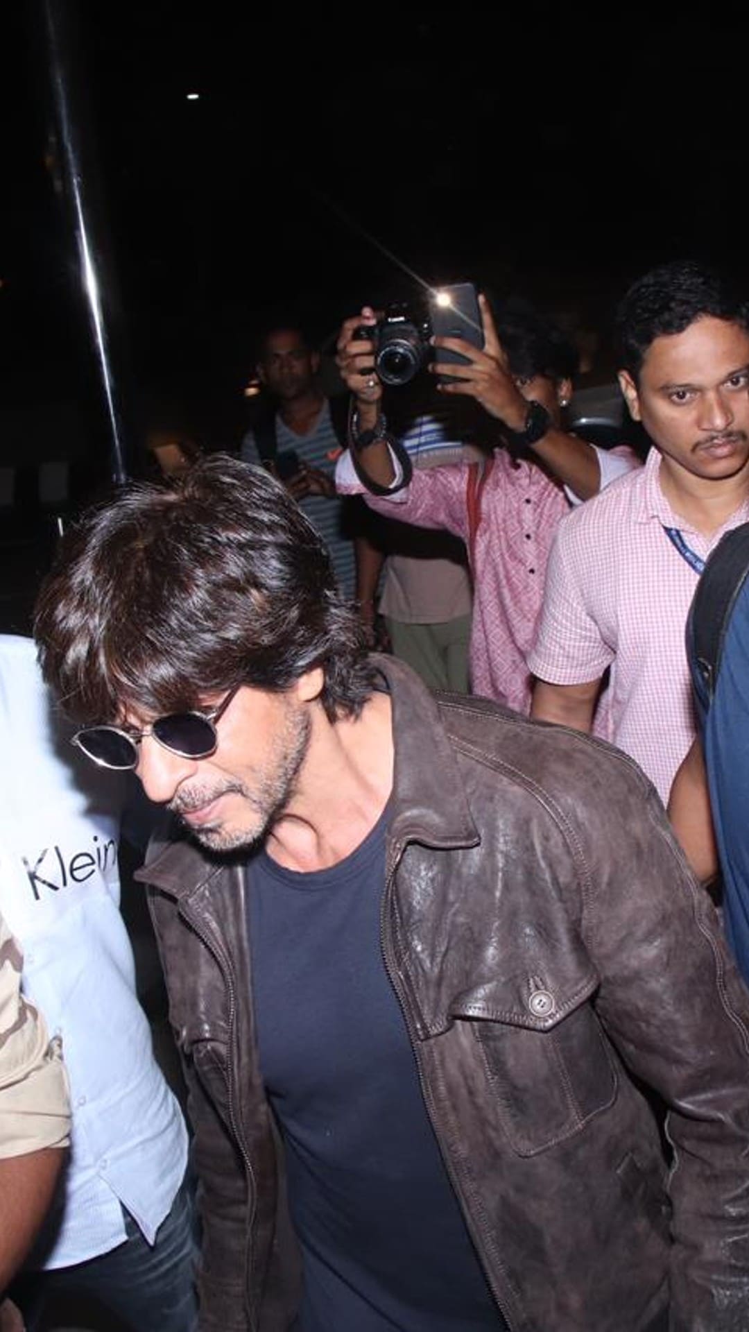 SRK-Katrina return from London | Filmfare.com