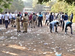 Durg News: दुर्ग को प्लास्टिक मुक्त बनाने में जुटे अधिकारी, सड़क पर पड़े कचरे को खुद उठाने लगे, तस्वीरें