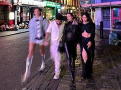 मलाइका और भूमि पेडनेकर ने ओरहान के साथ एंजॉय की नाइट वॉक, अजय देवगन की बेटी ने किया कमेंट